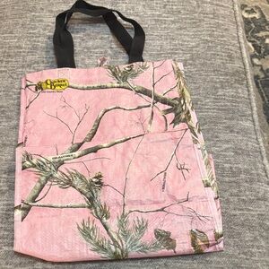 TOTES! TOTES! TOTES! 
Cracker Barrel Pink Realtree Camo Tote with Black Handles
